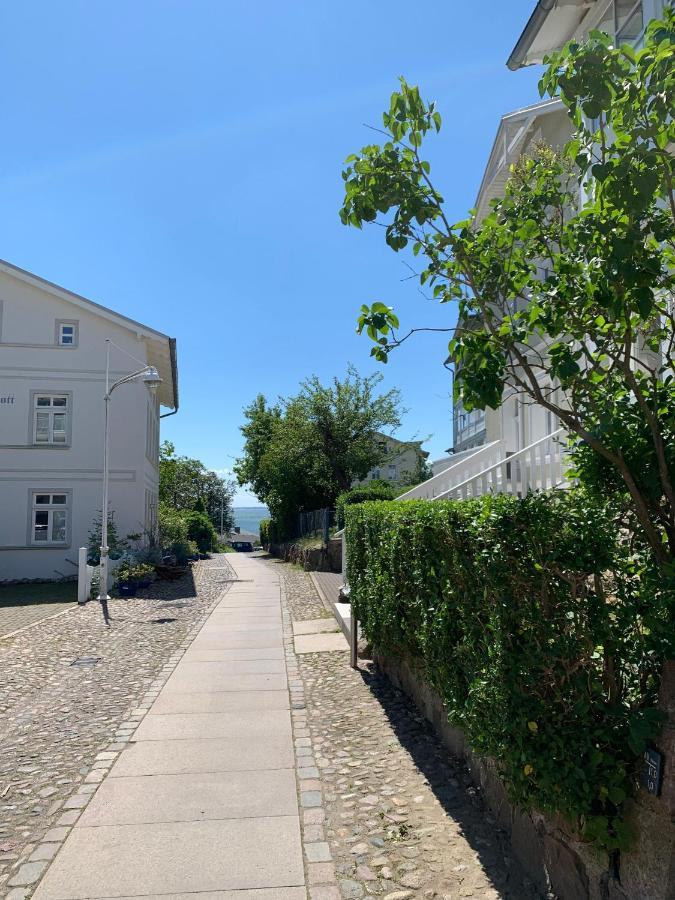 Villa-Rosengarten-Ferienwohnung-Baumhaus-Mit-Seeblick Sassnitz Kültér fotó