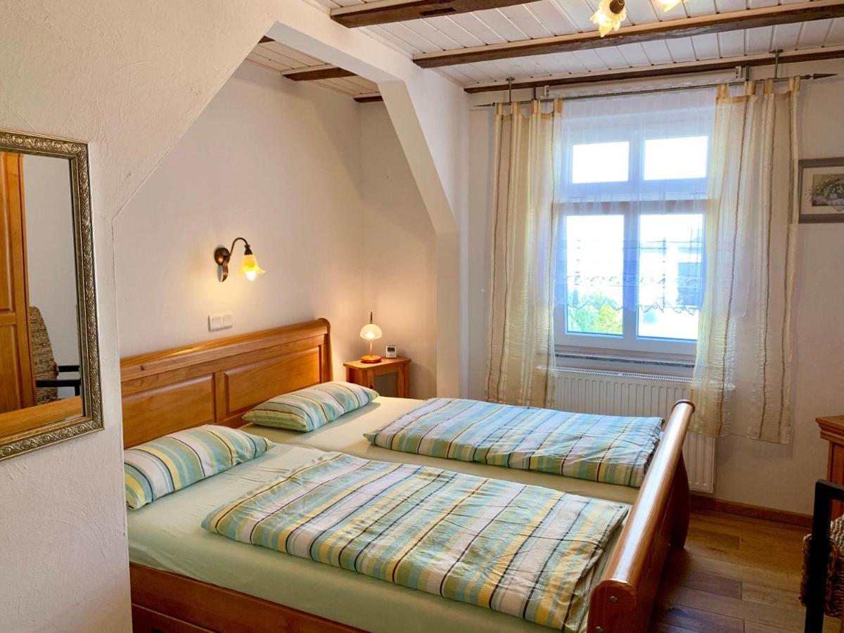 Villa-Rosengarten-Ferienwohnung-Baumhaus-Mit-Seeblick Sassnitz Kültér fotó